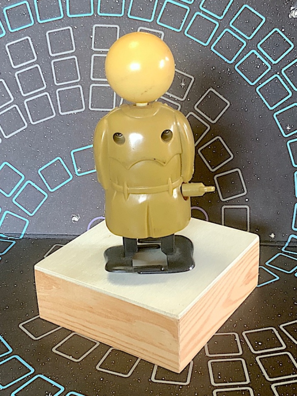 Vintage walking private eye toy - Picture 3 of 3